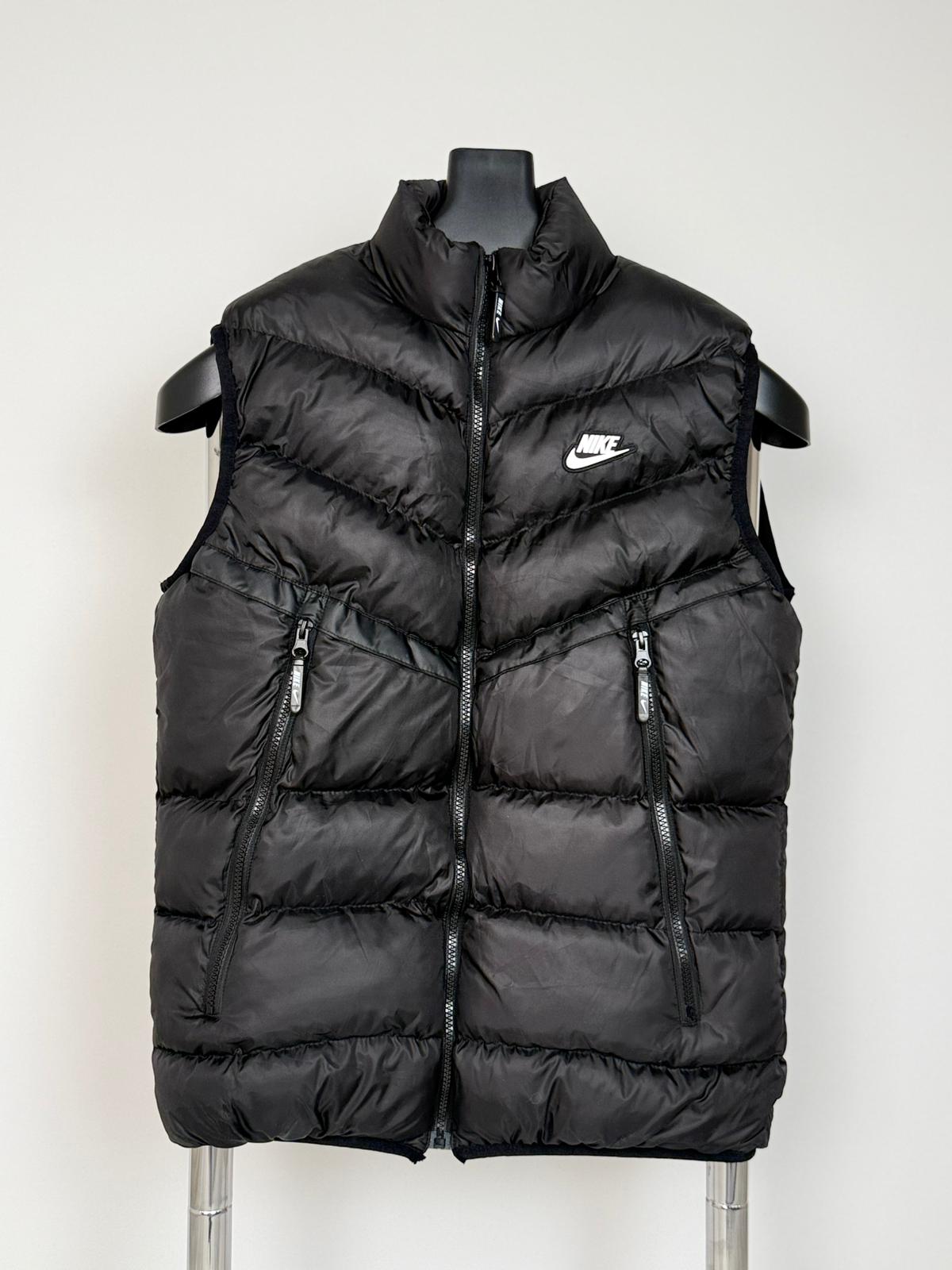 Nike Windrunner Siyah Yelek